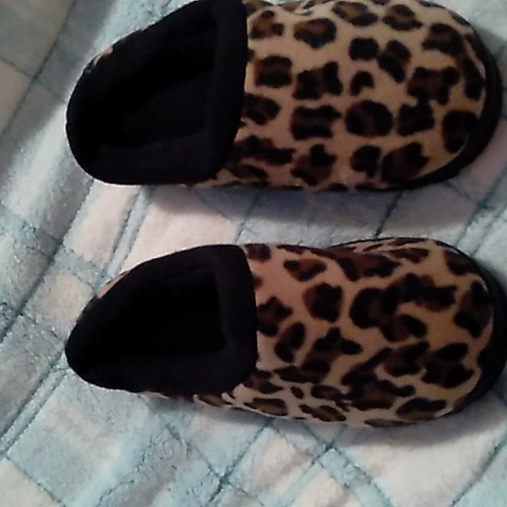 Memory Foam Limited Edition Slippers from Avon.  NIP
